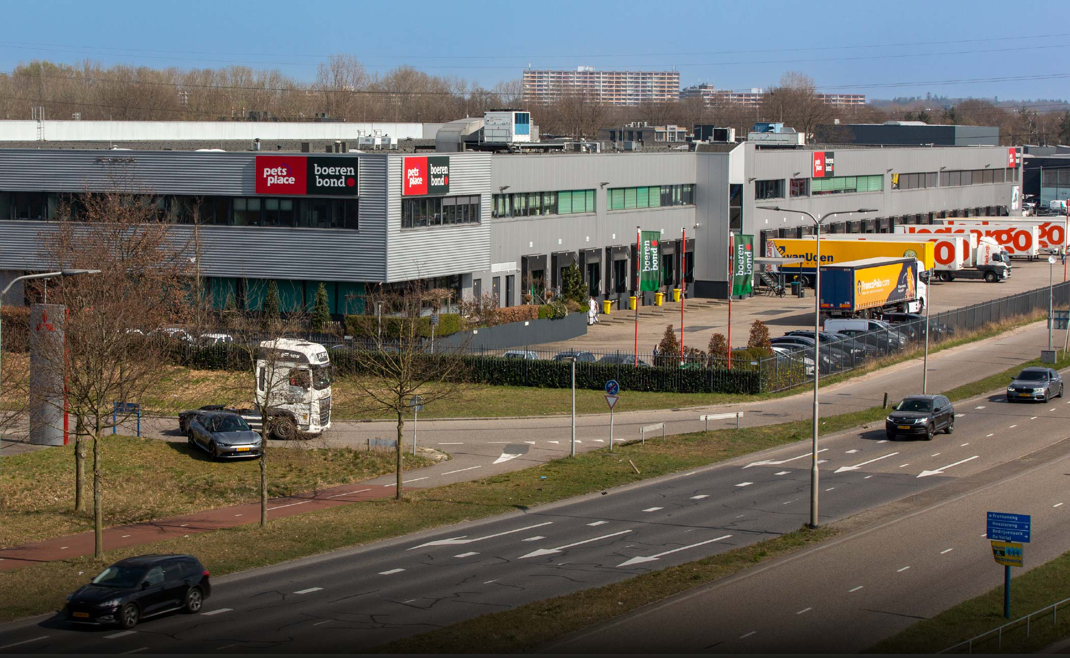 IJsvogel Retail - PetsPlace Boerenbond - Squadra case